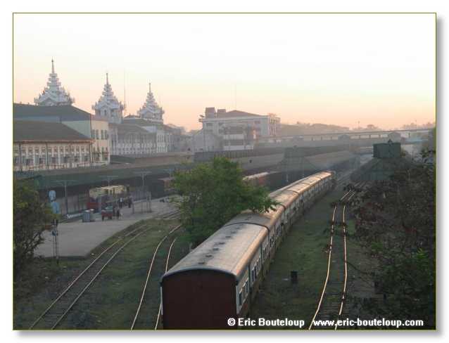 004_BIRMANIE_2k3_Yangoon