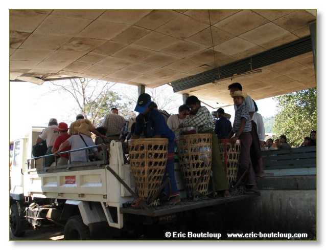 273_BIRMANIE_2k3_Rocher_d_or