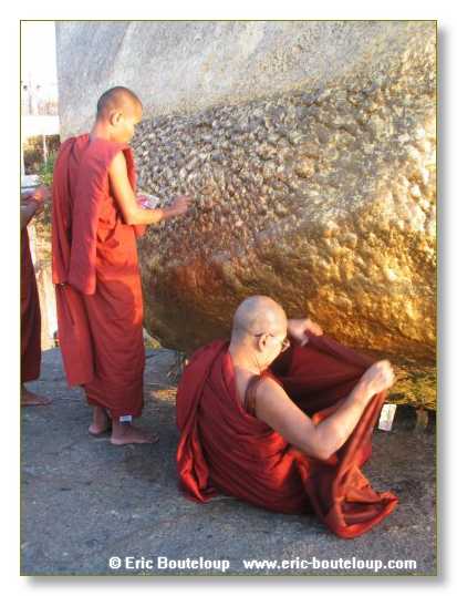 277_BIRMANIE_2k3_Rocher_d_or