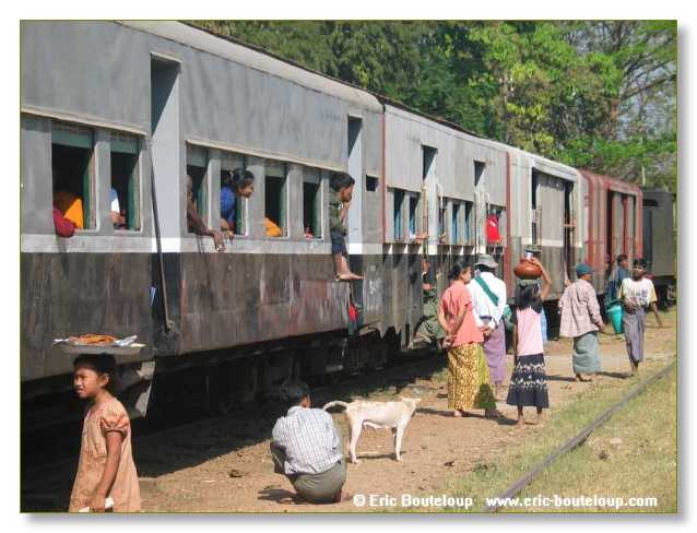 286_BIRMANIE_2k3_Rocher_d_or