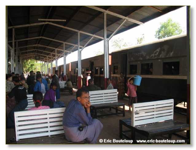 288_BIRMANIE_2k3_Rocher_d_or