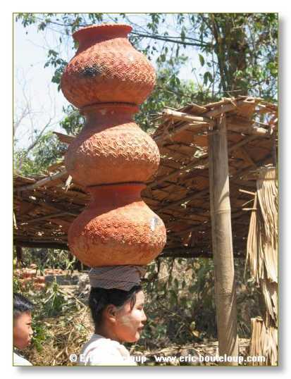 297_BIRMANIE_2k3_Rocher_d_or