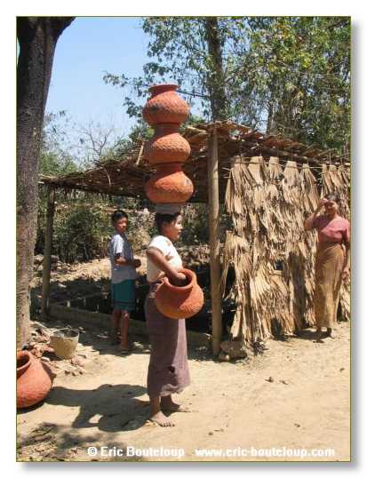 298_BIRMANIE_2k3_Rocher_d_or