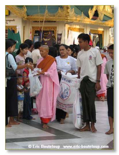 026_BIRMANIE_2006_03