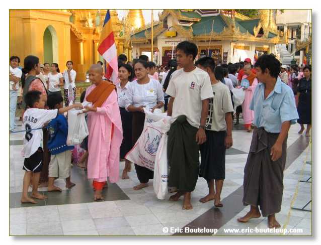 028_BIRMANIE_2006_03