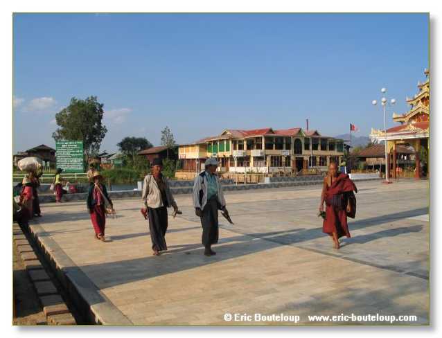 064_BIRMANIE_2006_03