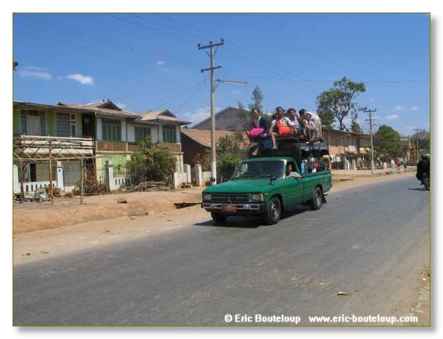 128_BIRMANIE_2006_03