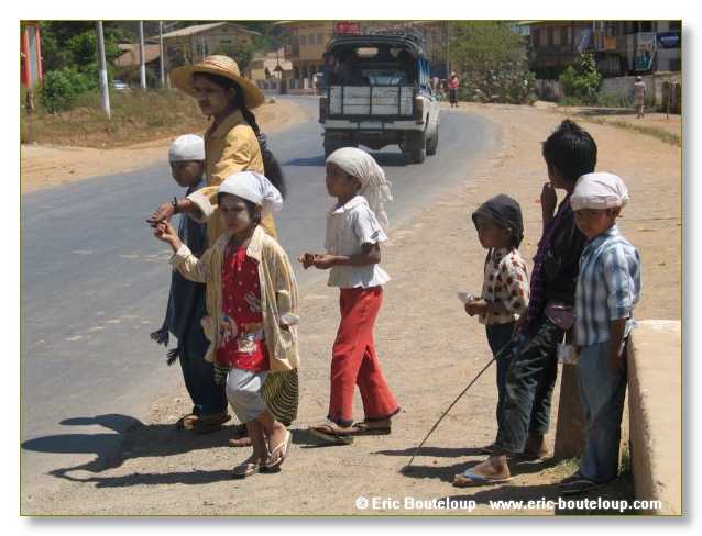 130_BIRMANIE_2006_03