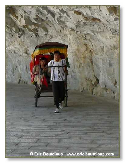 197_CHINE_Chine_du_centenaire_2006_Lijiang_Route_Lijiang_ShangriLa