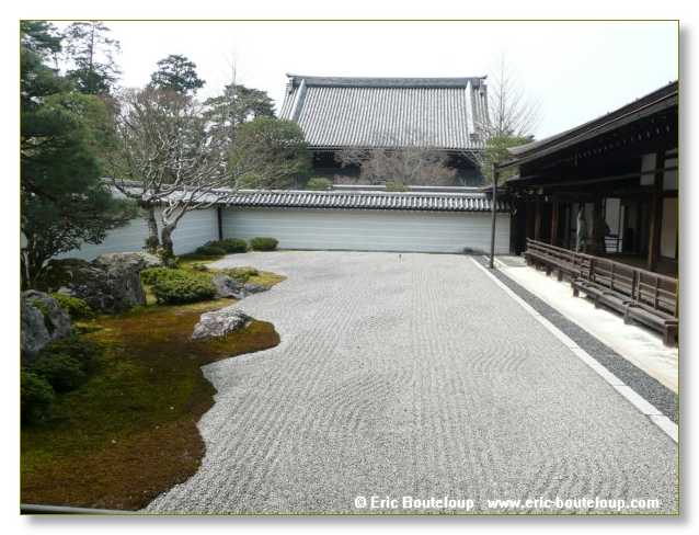 107_JAPON_Kyoto_meditation_Zen_et_Sakura_April_2008