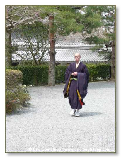 108_JAPON_Kyoto_meditation_Zen_et_Sakura_April_2008