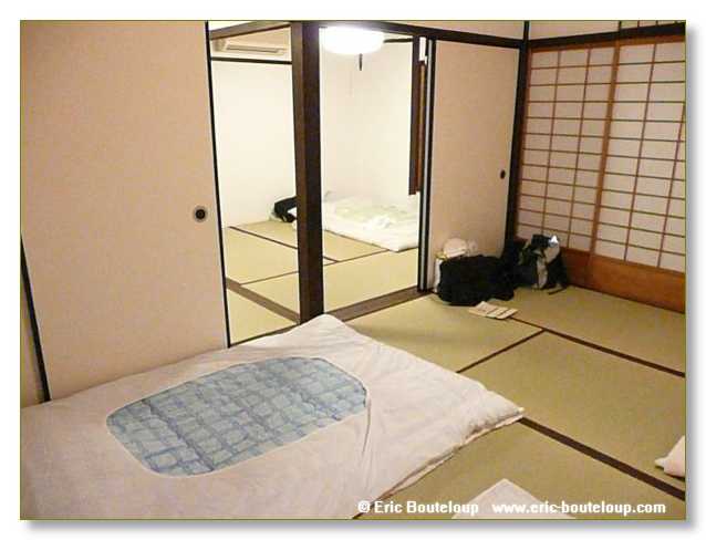 309_JAPON_Kyoto_meditation_Zen_et_Sakura_April_2008