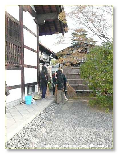 314_JAPON_Kyoto_meditation_Zen_et_Sakura_April_2008