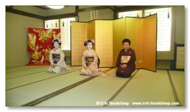 474_JAPON_Kyoto_meditation_Zen_et_Sakura_April_2008