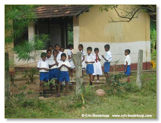 185_Sri_Lanka_2003_03