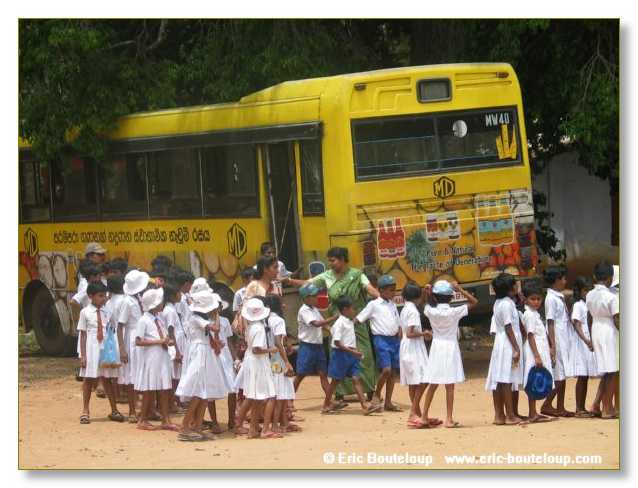 213_Sri_Lanka_2003_03