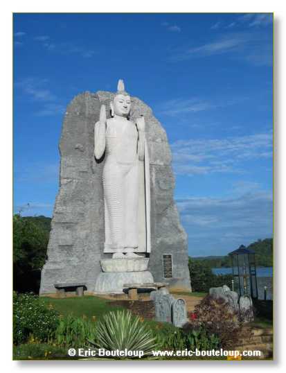 214_Sri_Lanka_2003_03