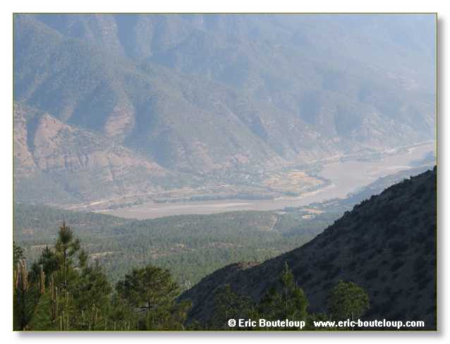 001 YUNNAN 2005 Du sacre et de la paix